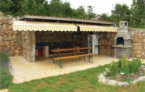 Cozy Apartment In Klenovica