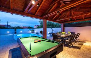 Pet Friendly Home In Zaton