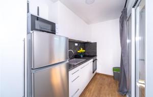 Stunning Home In Cerovacki Galovici