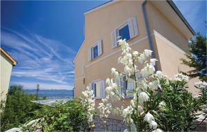 Beautiful Apartment In Malinska