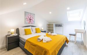 Awesome Home In Lecevica