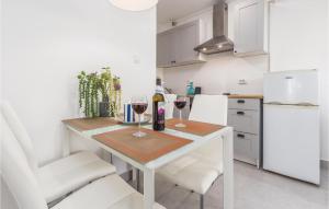 1 Bedroom Nice Apartment In Porec 