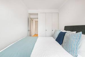 Penthouse Overlooking Hyde Park