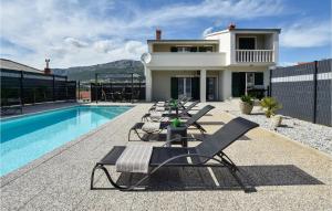 4 Bedroom Lovely Home In Solin