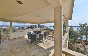 Beach Front Home In Sevid With Wifi