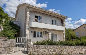 Amazing Home In Karlobag With House Sea View 