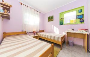 Two-Bedroom Apartment In Seget Vranjica