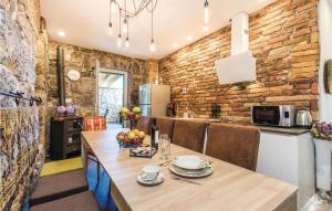 Amazing Home In Icici With Outdoor Swimming Pool 