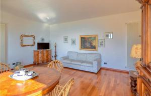 Beautiful Home In Recco With Kitchen