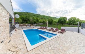 Awesome Home In Lecevica