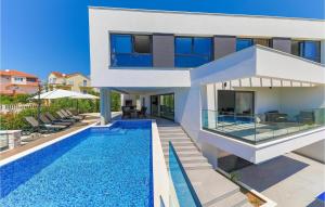 Nice Home In Okrug Gornji With Sauna