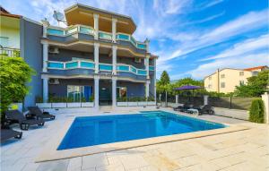 Beautiful Apartment In Kastel Stafilic