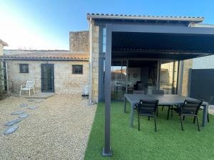 Maisons de vacances Maison chaleureuse avec parking sur place : photos des chambres