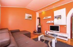 2 Bedroom Lovely Apartment In Crikvenica 