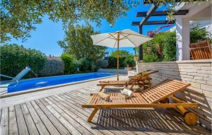 Gorgeous Home In Liznjan With Wifi