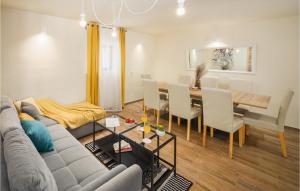 Cozy Home In Peresiji