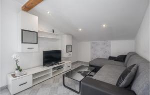 Awesome Home In Crikvenica With House Sea View 