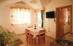 One-Bedroom Apartment In Srima