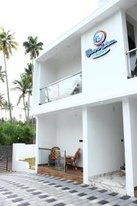 Wavealokam Beach Retreat