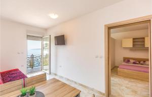 One-Bedroom Apartment In Krvavica