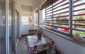 Lovely Apartment In Umag With Kitchen