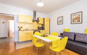 Lovely Apartment In Banjol With Wifi 