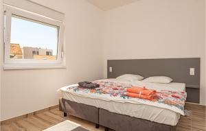 Beautiful Apartment In Brodarica 