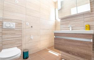 Beautiful Apartment In Brodarica