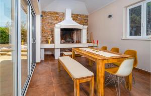 Beautiful Apartment In Labin With Wifi