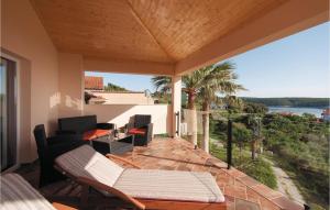 4 Bedroom Lovely Home In Supetarska Draga 