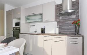 Amazing Home In Kucine 