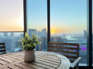 Astonishing 2B2B UpperWestSide Residence Opposite Southern Cross Station