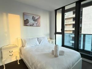 Astonishing 2B2B UpperWestSide Residence Opposite Southern Cross Station