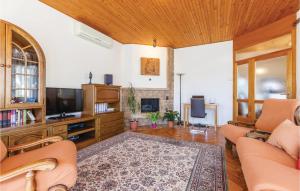 Two-Bedroom Apartment In Duce