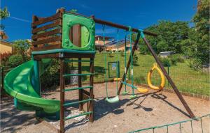 Gorgeous Home In Rezanci With Jacuzzi