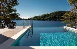 Lovely Home In Blato With Jacuzzi