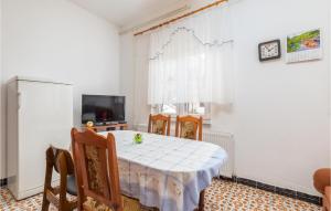 Lovely Apartment In Fazana With Kitchen 