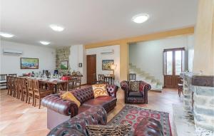 Nine-Bedroom Holiday Home room in Eight-Bedroom Holiday Home in Torchiara