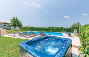 Gorgeous Home In Nova Vas