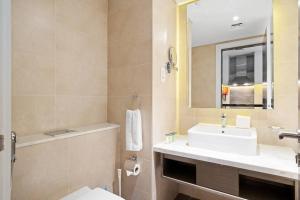 Luxury Smart Studio with Canal View Business Bay - Damac Maison Prive