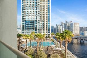 Luxury Smart Studio with Canal View Business Bay - Damac Maison Prive