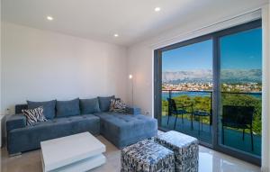 Stunning Apartment In Selca With Wifi