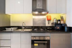 Luxury Smart Studio with Canal View Business Bay - Damac Maison Prive