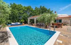 Gorgeous Home In Posedarje With Kitchen - Rupalj