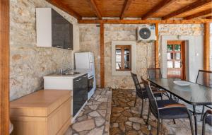 Gorgeous Home In Lisane Tinjske