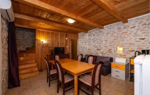 Gorgeous Home In Lisane Tinjske