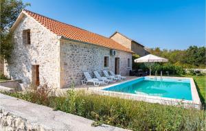 Four-Bedroom Holiday Home In Lisane Tinjske