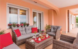 3 Bedroom Stunning Home In Krk