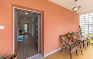 2 Bedroom Lovely Apartment In Fazana