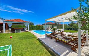 Gorgeous Home In Kastel Luksic